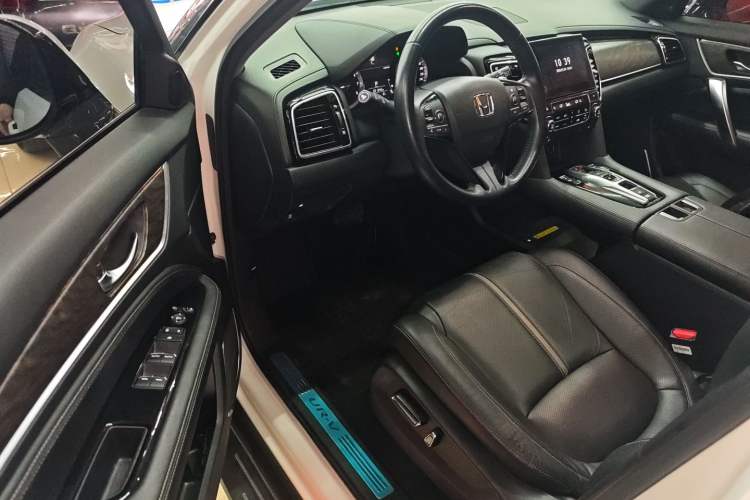 Used Honda UR-V 2020 370TURBO Two-Wheel Drive Luxury Edition Interior 3