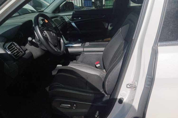 Used Honda UR-V 2020 370TURBO Two-Wheel Drive Luxury Edition Left Front Seat
