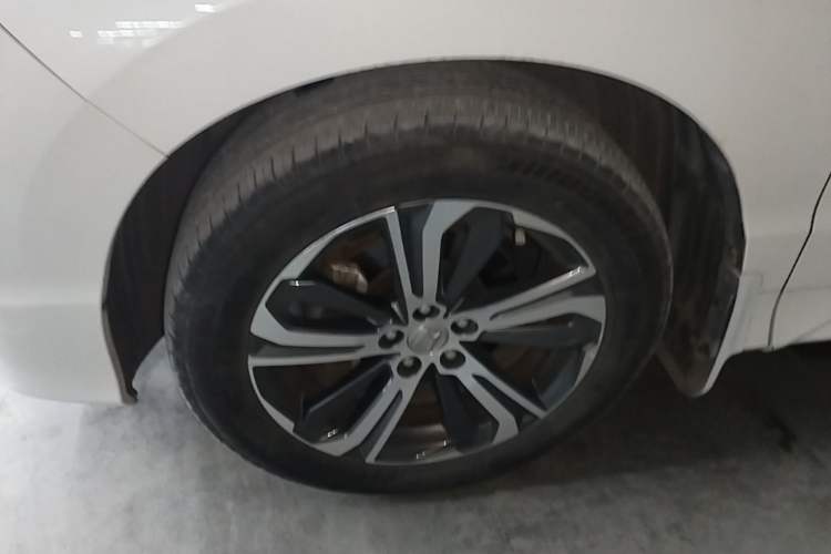 Used Honda UR-V 2020 240TURBO Two-Wheel Drive Zhiyue Version Left Front Wheel Hub