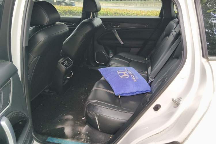 Used Honda UR-V 2020 240TURBO Two-Wheel Drive Zhiyue Version Left Rear Seat