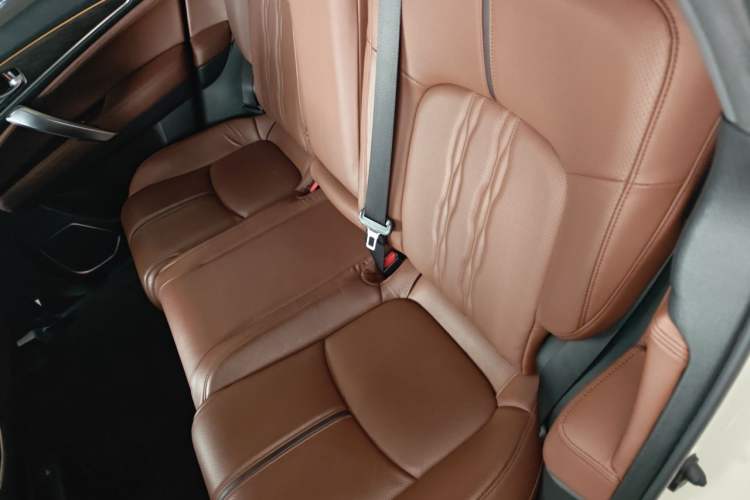 Used Honda UR-V 2020 370TURBO Two-Wheel Drive Luxury Edition Left Rear Seat