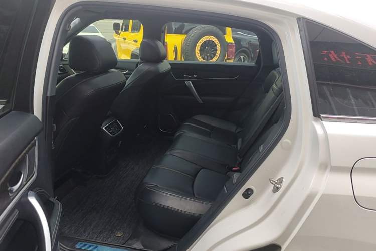 Used Honda UR-V 2020 240TURBO Two-Wheel Drive Zhiyue Version Left Rear Seat