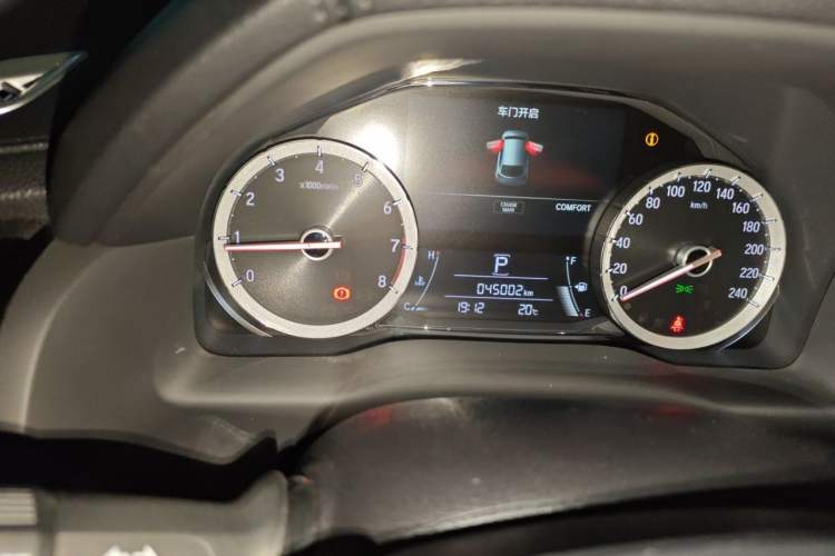 Used Honda UR-V 2020 370TURBO Two-Wheel Drive Luxury Edition Odometer Close Up