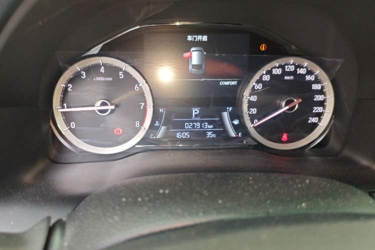 Used Honda UR-V 2020 370TURBO Two-Wheel Drive Luxury Edition Odometer Close Up