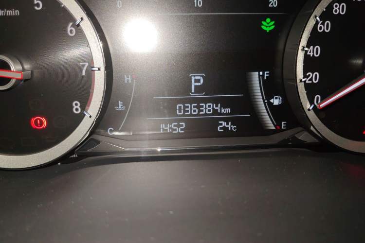 Used Honda UR-V 2020 370TURBO Two-Wheel Drive Luxury Edition Odometer Close Up