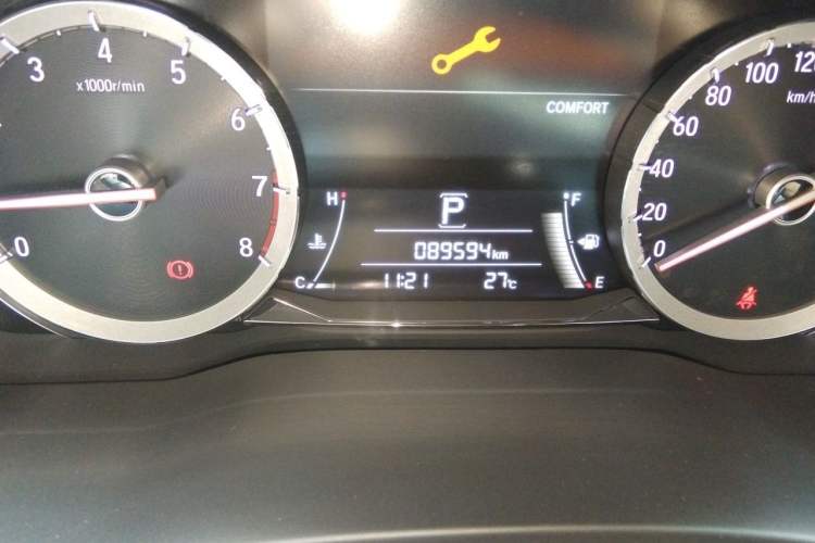 Used Honda UR-V 2020 370TURBO Two-Wheel Drive Luxury Edition Odometer Close Up