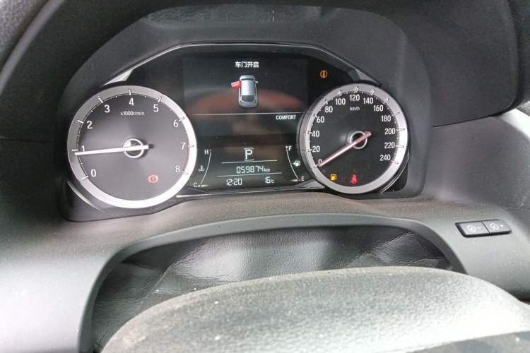 Used Honda UR-V 2020 370TURBO Four-Wheel Drive Prestige Edition Odometer Close Up