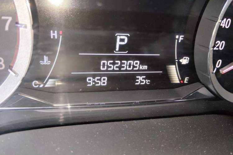 Used Honda UR-V 2020 370TURBO Four-Wheel Drive Prestige Edition Odometer Close Up