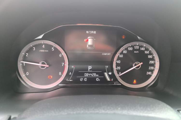 Used Honda UR-V 2020 370TURBO Four-Wheel Drive Prestige Edition Odometer Close Up