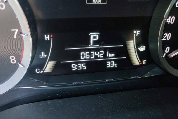 Used Honda UR-V 2020 370TURBO Four-Wheel Drive Prestige Edition Odometer Close Up