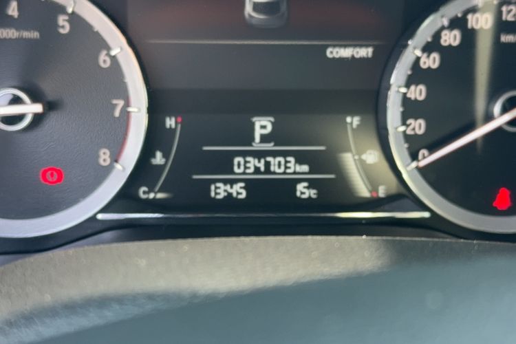Used Honda UR-V 2020 370TURBO Two-Wheel Drive Luxury Edition Odometer Close Up