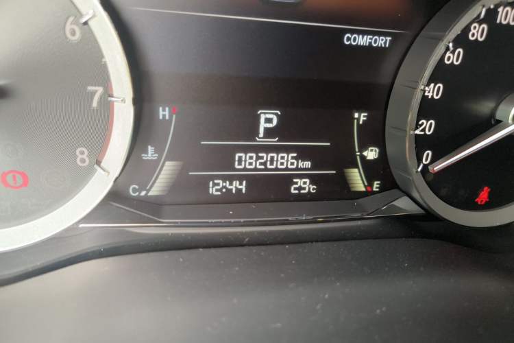 Used Honda UR-V 2020 370TURBO Two-Wheel Drive Luxury Edition Odometer Close Up