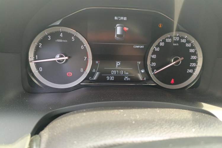 Used Honda UR-V 2020 240TURBO Front-Wheel Drive Elegant Edition Odometer Close Up