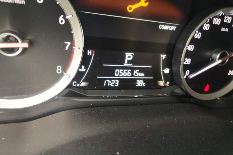 Used Honda UR-V 2020 370TURBO Four-Wheel Drive Prestige Edition Odometer Close Up