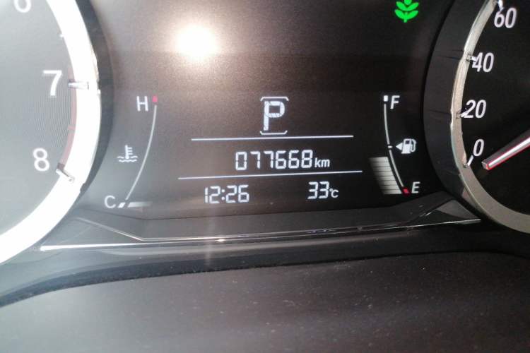 Used Honda UR-V 2020 370TURBO Four-Wheel Drive Prestige Edition Odometer Close Up