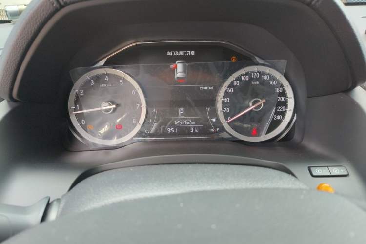 Used Honda UR-V 2020 370TURBO Four-Wheel Drive Prestige Edition Odometer Close Up