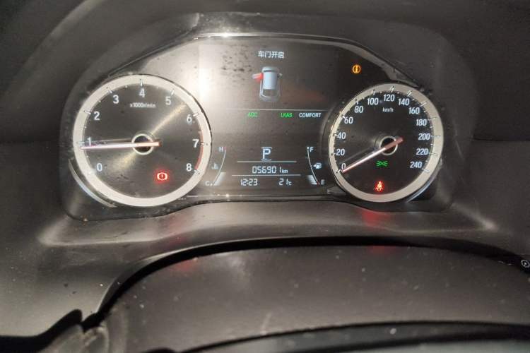 Used Honda UR-V 2020 240TURBO Front-Wheel Drive Elegant Edition Odometer Close Up