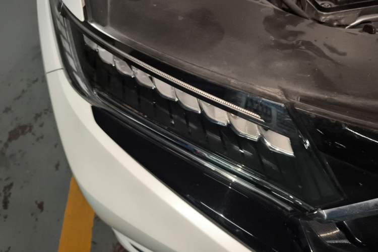 Used Honda UR-V 2020 370TURBO Two-Wheel Drive Luxury Edition Right Front Headlight