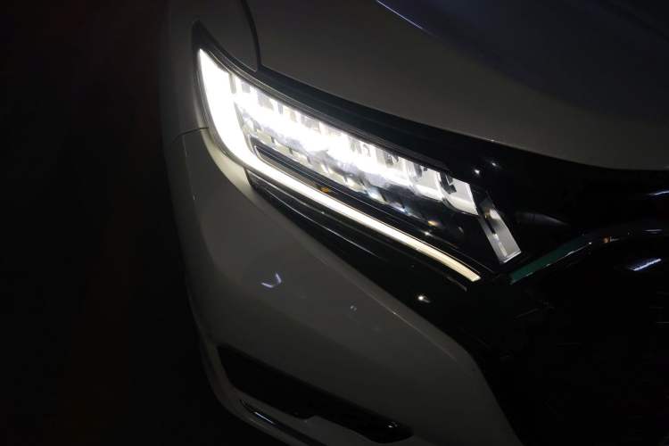 Used Honda UR-V 2020 370TURBO Two-Wheel Drive Luxury Edition Right Front Headlight