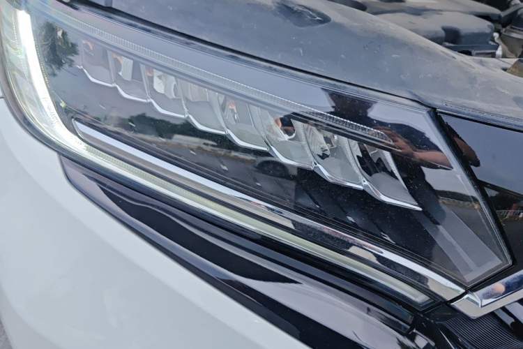 Used Honda UR-V 2020 370TURBO Two-Wheel Drive Luxury Edition Right Front Headlight