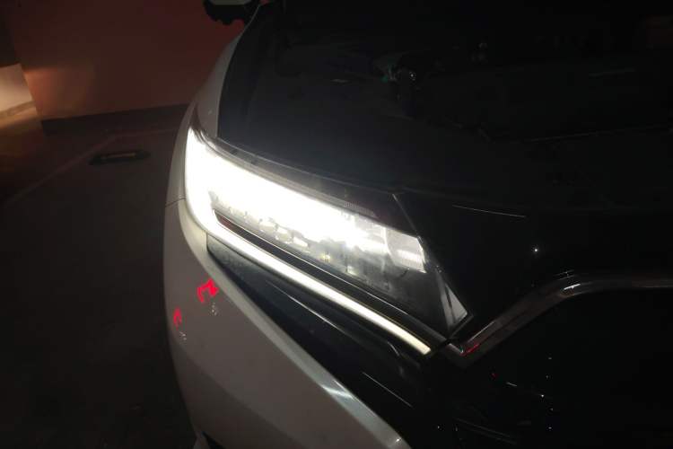 Used Honda UR-V 2020 370TURBO Two-Wheel Drive Luxury Edition Right Front Headlight