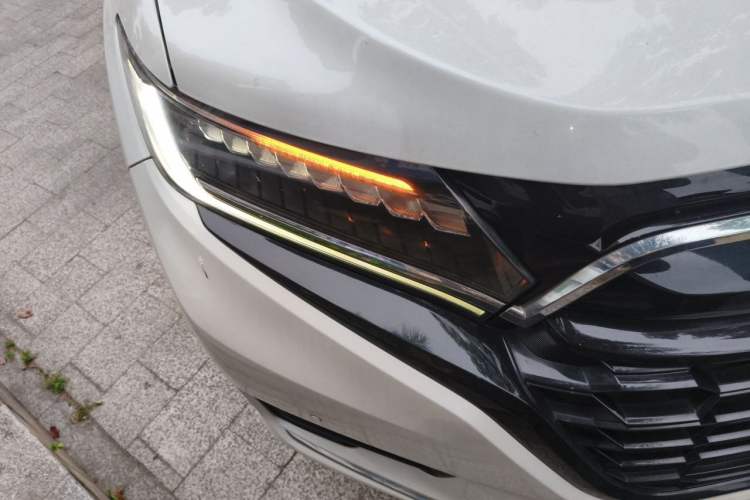 Used Honda UR-V 2020 370TURBO Two-Wheel Drive Luxury Edition Right Front Headlight