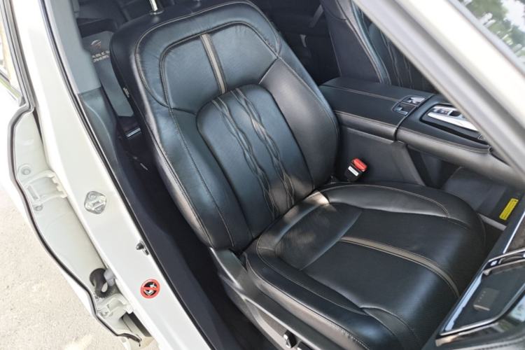 Used Honda UR-V 2020 370TURBO Two-Wheel Drive Luxury Edition Right Front Seat