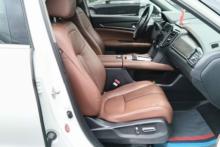 Used Honda UR-V 2020 370TURBO Two-Wheel Drive Luxury Edition Right Front Seat