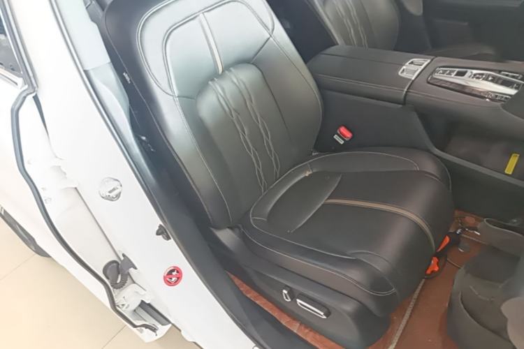 Used Honda UR-V 2020 370TURBO Two-Wheel Drive Luxury Edition Right Front Seat