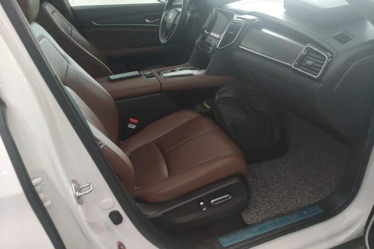 Used Honda UR-V 2020 370TURBO Two-Wheel Drive Luxury Edition Right Front Seat