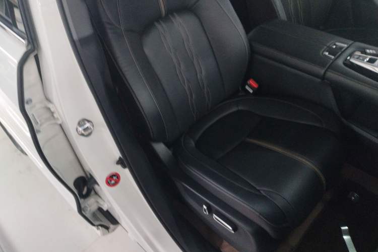 Used Honda UR-V 2020 370TURBO Two-Wheel Drive Luxury Edition Right Front Seat