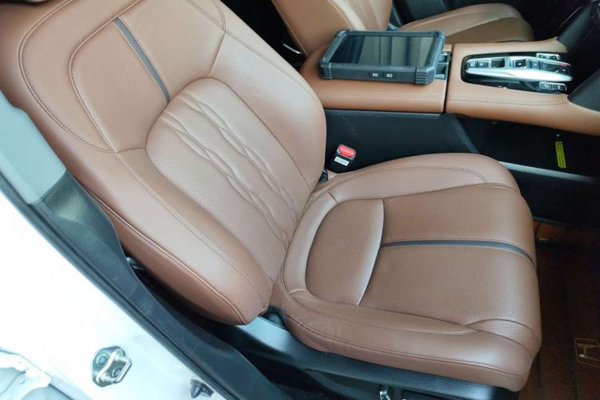 Used Honda UR-V 2020 370TURBO Two-Wheel Drive Luxury Edition Right Front Seat