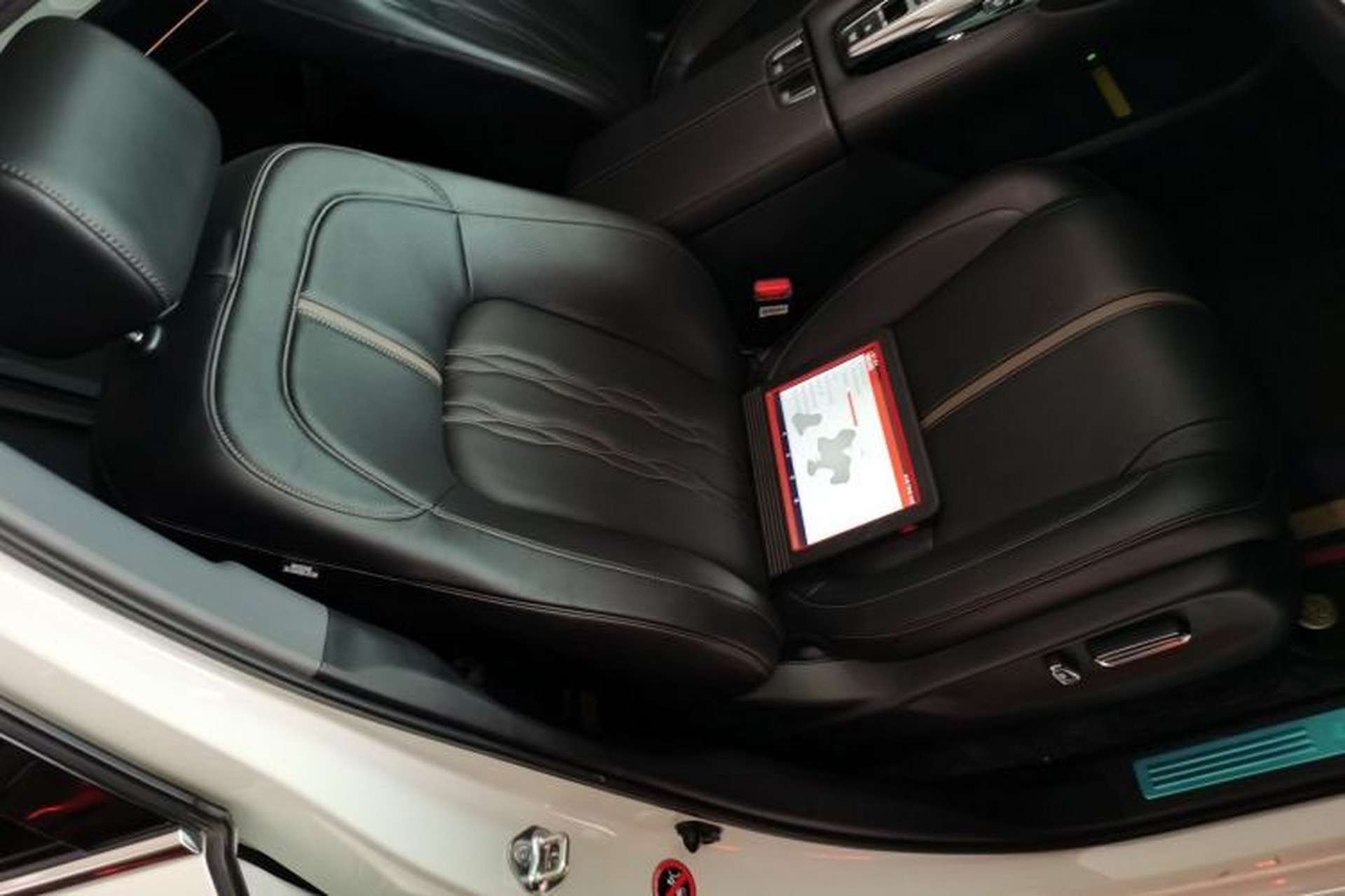 Used Honda UR-V 2020 370TURBO Two-Wheel Drive Luxury Edition Right Front Seat
