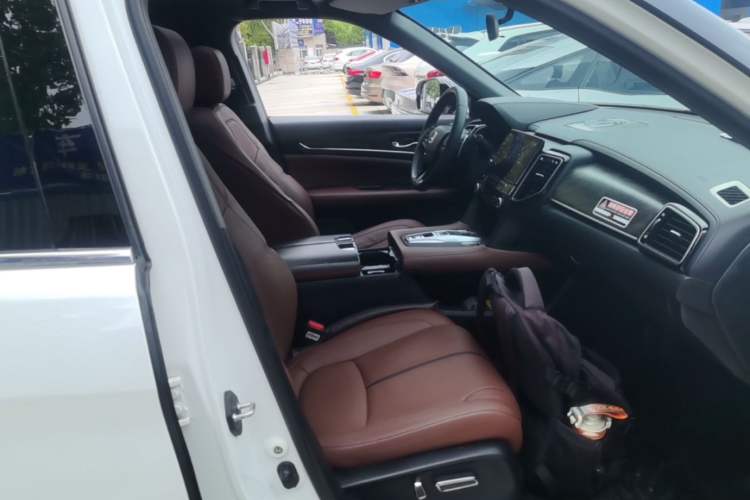 Used Honda UR-V 2020 370TURBO Two-Wheel Drive Luxury Edition Right Front Seat