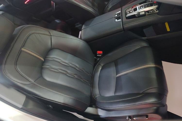 Used Honda UR-V 2020 370TURBO Four-Wheel Drive Prestige Edition Right Front Seat