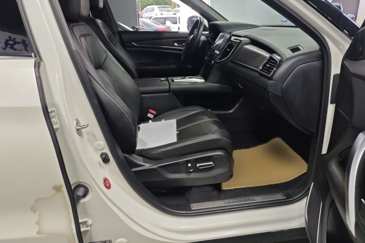 Used Honda UR-V 2020 370TURBO Two-Wheel Drive Luxury Edition Right Front Seat