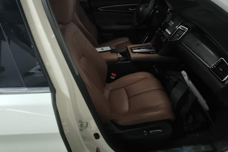 Used Honda UR-V 2020 370TURBO Two-Wheel Drive Luxury Edition Right Front Seat
