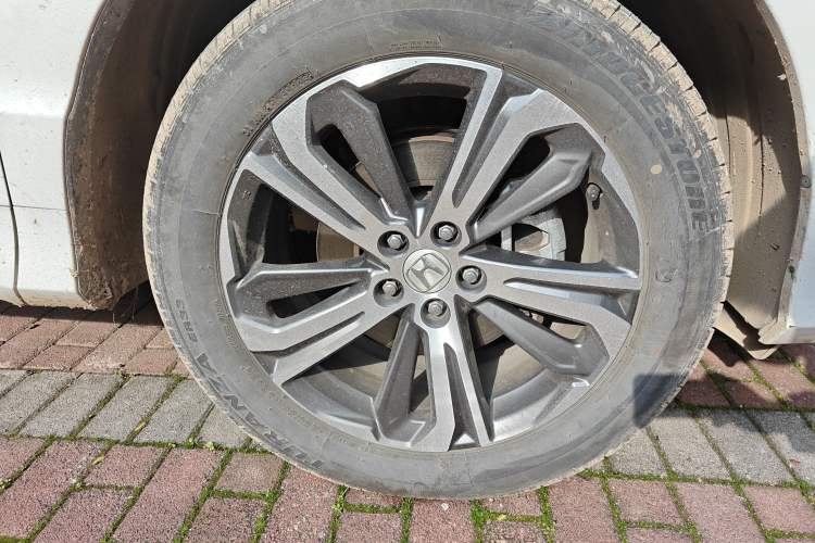 Used Honda UR-V 2020 240TURBO Two-Wheel Drive Zhiyue Version Right Front Wheel Hub