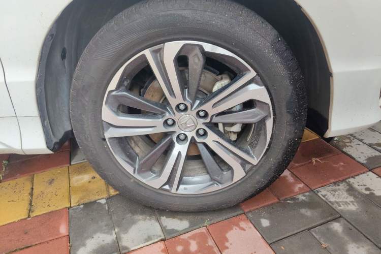 Used Honda UR-V 2020 240TURBO Two-Wheel Drive Zhiyue Version Right Front Wheel Hub