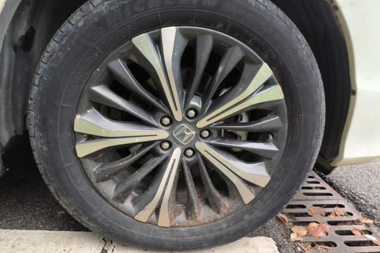 Used Honda UR-V 2020 370TURBO Two-Wheel Drive Luxury Edition Right Front Wheel Hub