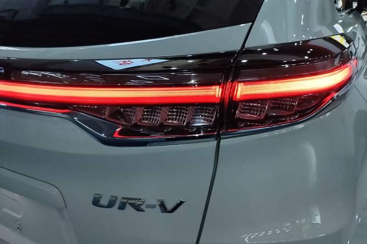 Used Honda UR-V 2020 240TURBO Two-Wheel Drive Zhiyue Version Right Rear Taillight