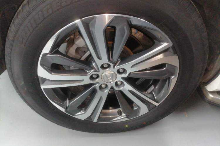 Used Honda UR-V 2020 240TURBO Two-Wheel Drive Zhiyue Version Right Rear Wheel Hub