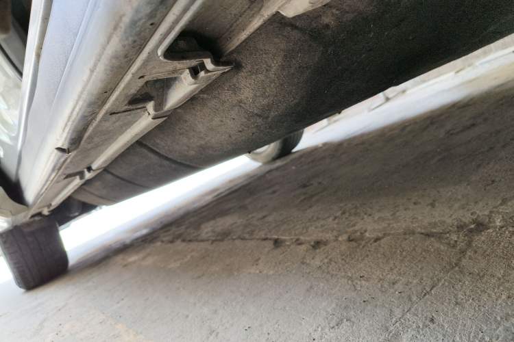 Used Honda UR-V 2020 370TURBO Two-Wheel Drive Luxury Edition Right Side Sill