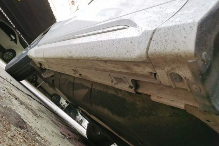 Used Honda UR-V 2020 370TURBO Two-Wheel Drive Luxury Edition Right Side Sill