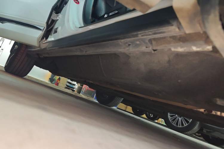 Used Honda UR-V 2020 370TURBO Four-Wheel Drive Prestige Edition Right Side Sill