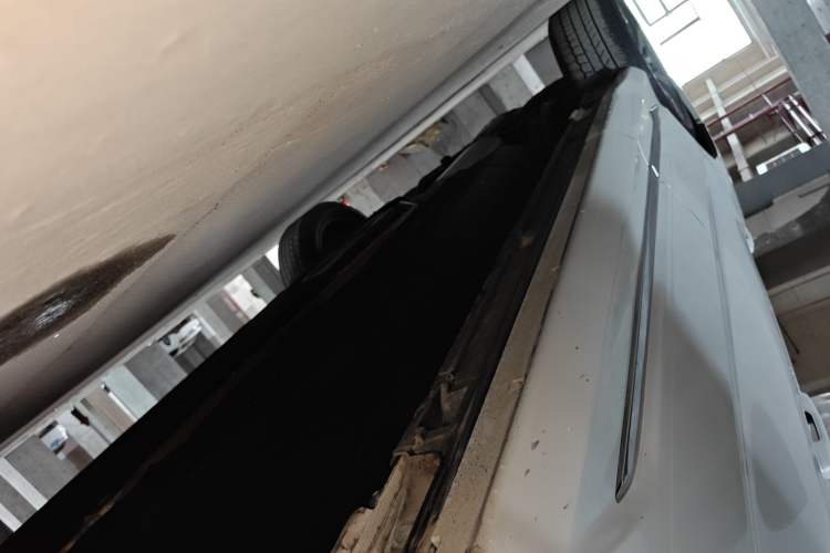 Used Honda UR-V 2020 370TURBO Two-Wheel Drive Luxury Edition Right Side Sill