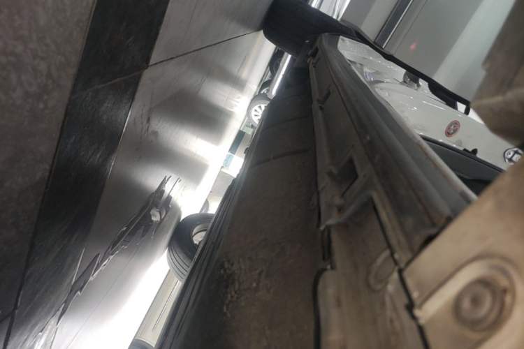 Used Honda UR-V 2020 370TURBO Two-Wheel Drive Luxury Edition Right Side Sill