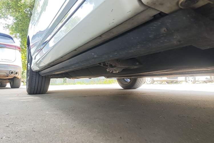 Used Honda UR-V 2020 370TURBO Two-Wheel Drive Luxury Edition Right Side Sill