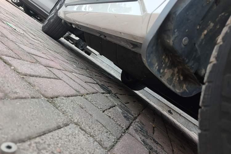 Used Honda UR-V 2020 240TURBO Two-Wheel Drive Zhiyue Version Right Side Sill