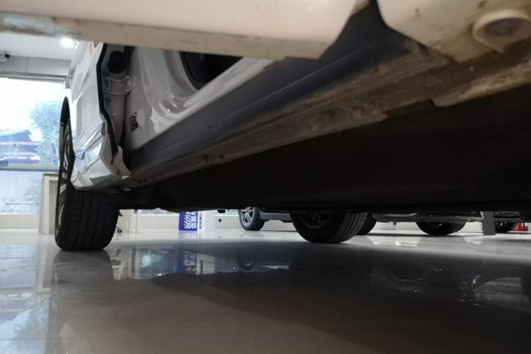 Used Honda UR-V 2020 370TURBO Two-Wheel Drive Luxury Edition Right Side Sill